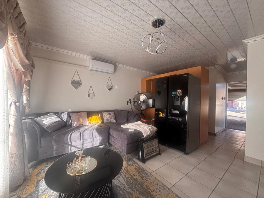 To Let 2 Bedroom Property for Rent in Fleurdal Free State